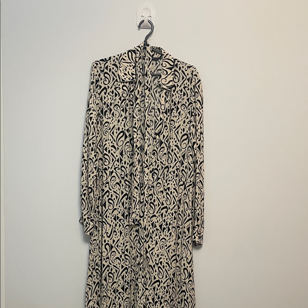 Zara Black and Cream Long Sleeve Dress